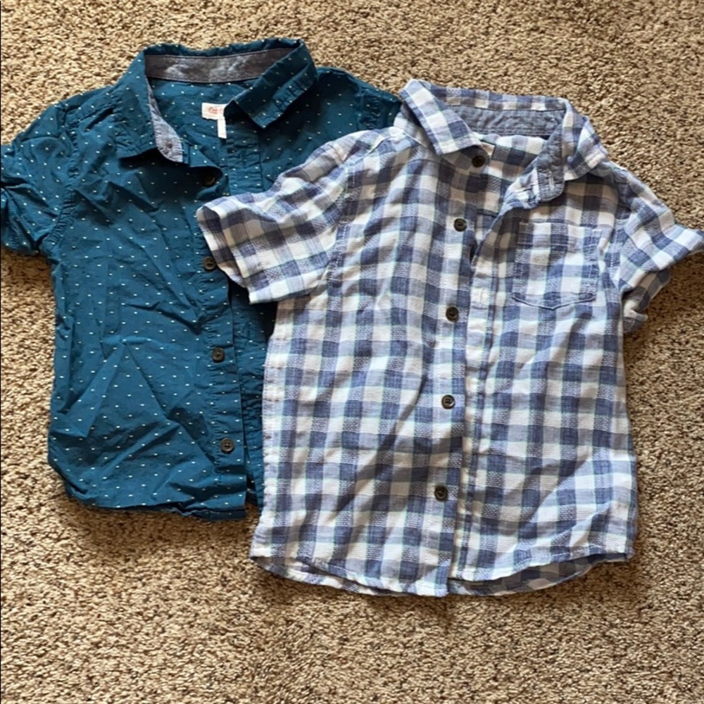 2 Cat & Jack buttondown shirts. Size 4T
